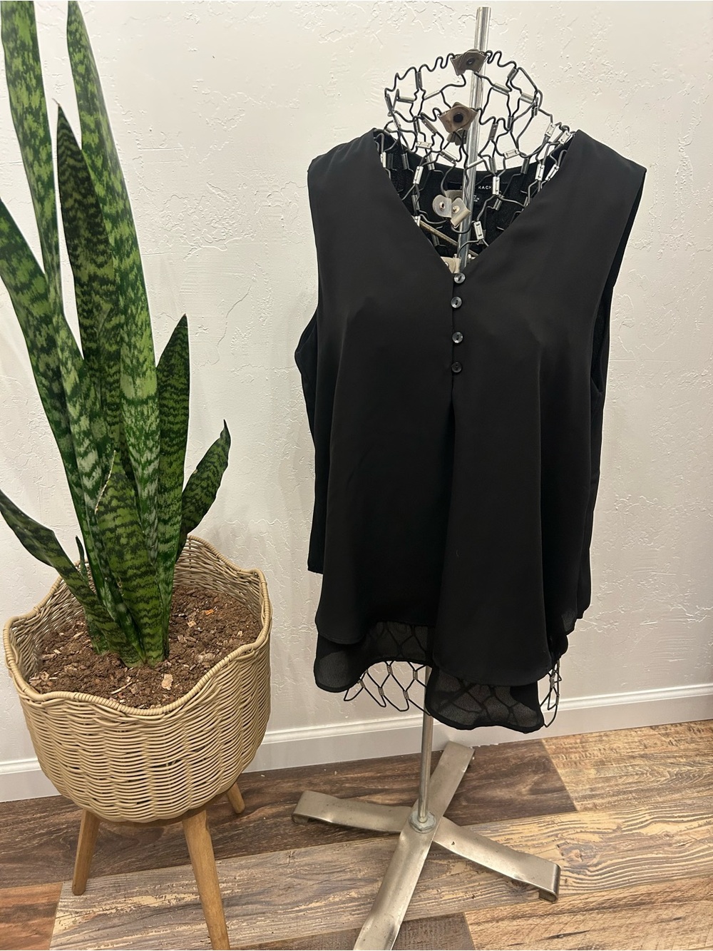 Zac & Rachel Black Sleeveless High Low Chiffon Blouse Medium‎